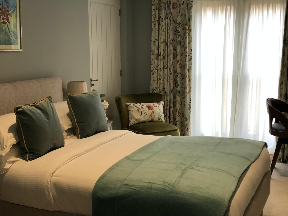 The Kings Head Hotel Whiteparish Екстериор снимка