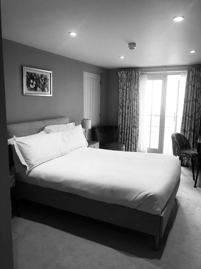 The Kings Head Hotel Whiteparish Екстериор снимка