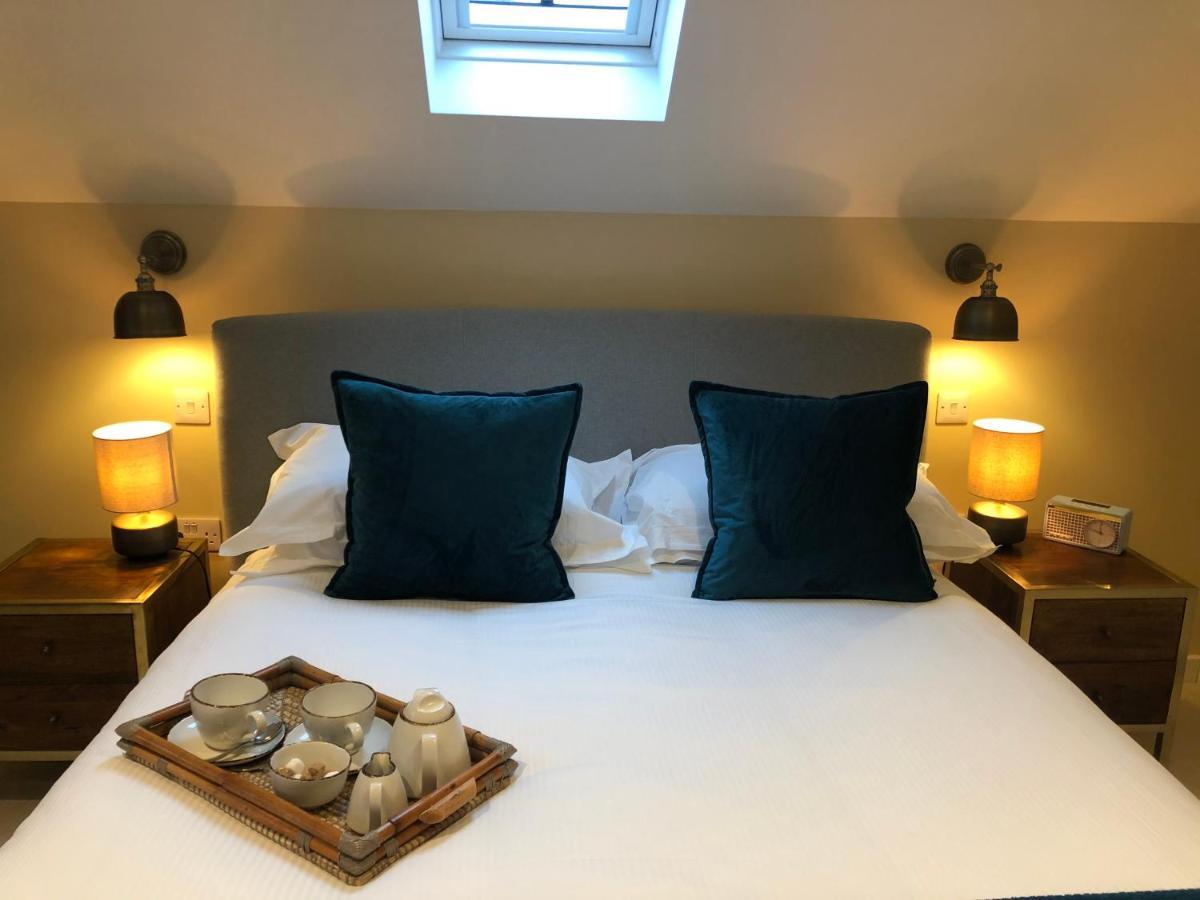 The Kings Head Hotel Whiteparish Екстериор снимка