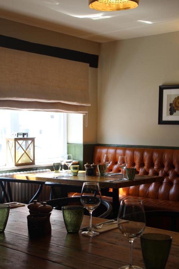 The Kings Head Hotel Whiteparish Екстериор снимка