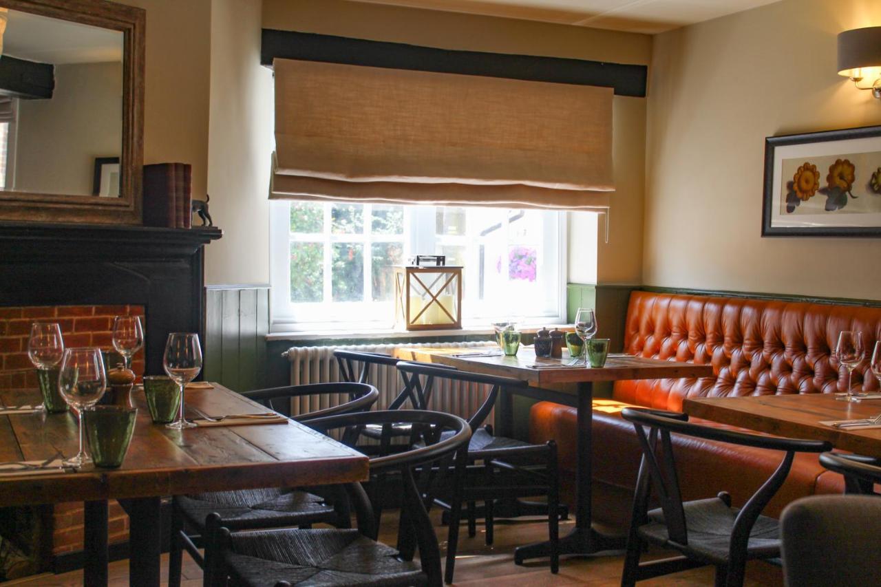 The Kings Head Hotel Whiteparish Екстериор снимка