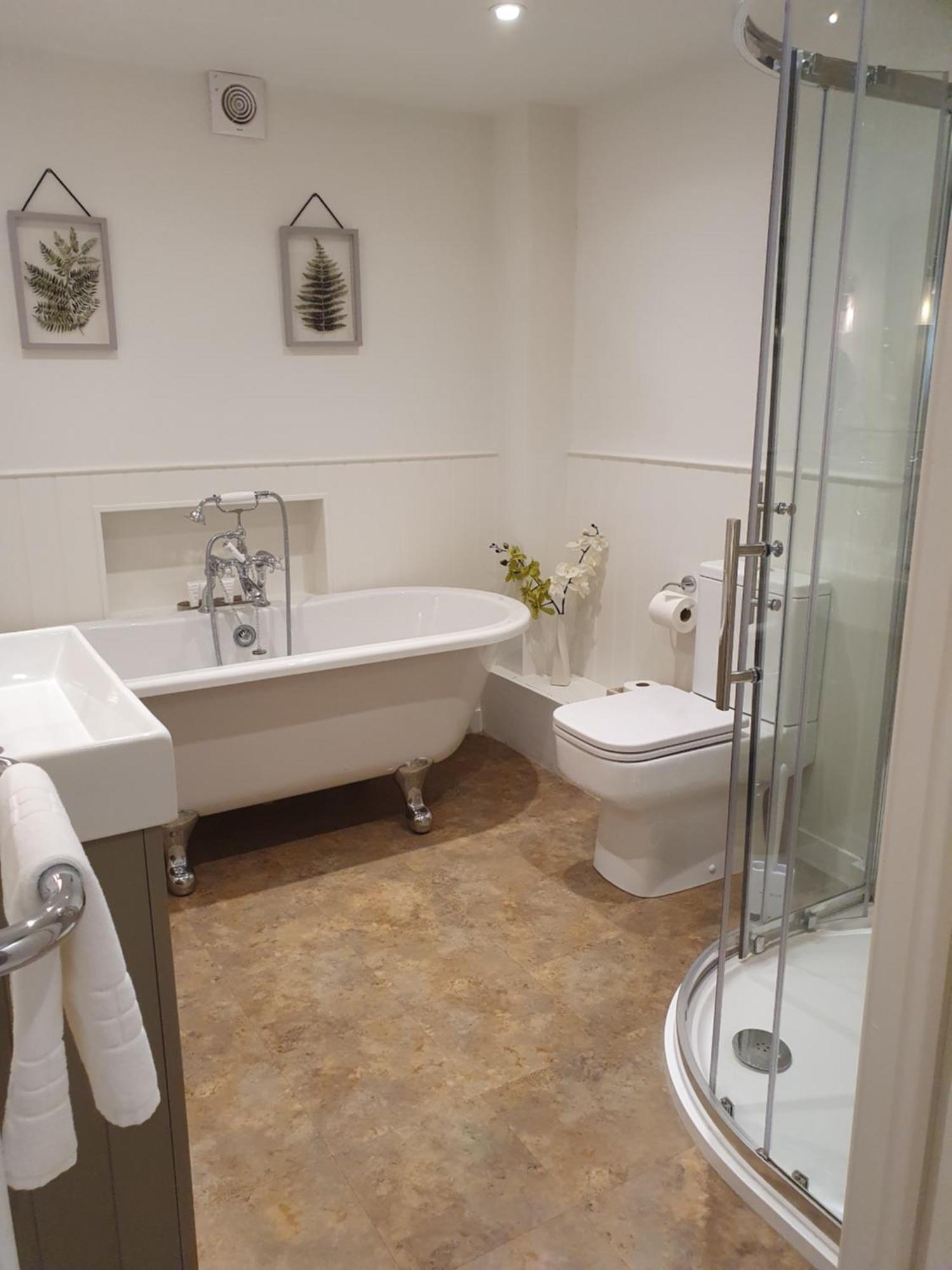The Kings Head Hotel Whiteparish Екстериор снимка