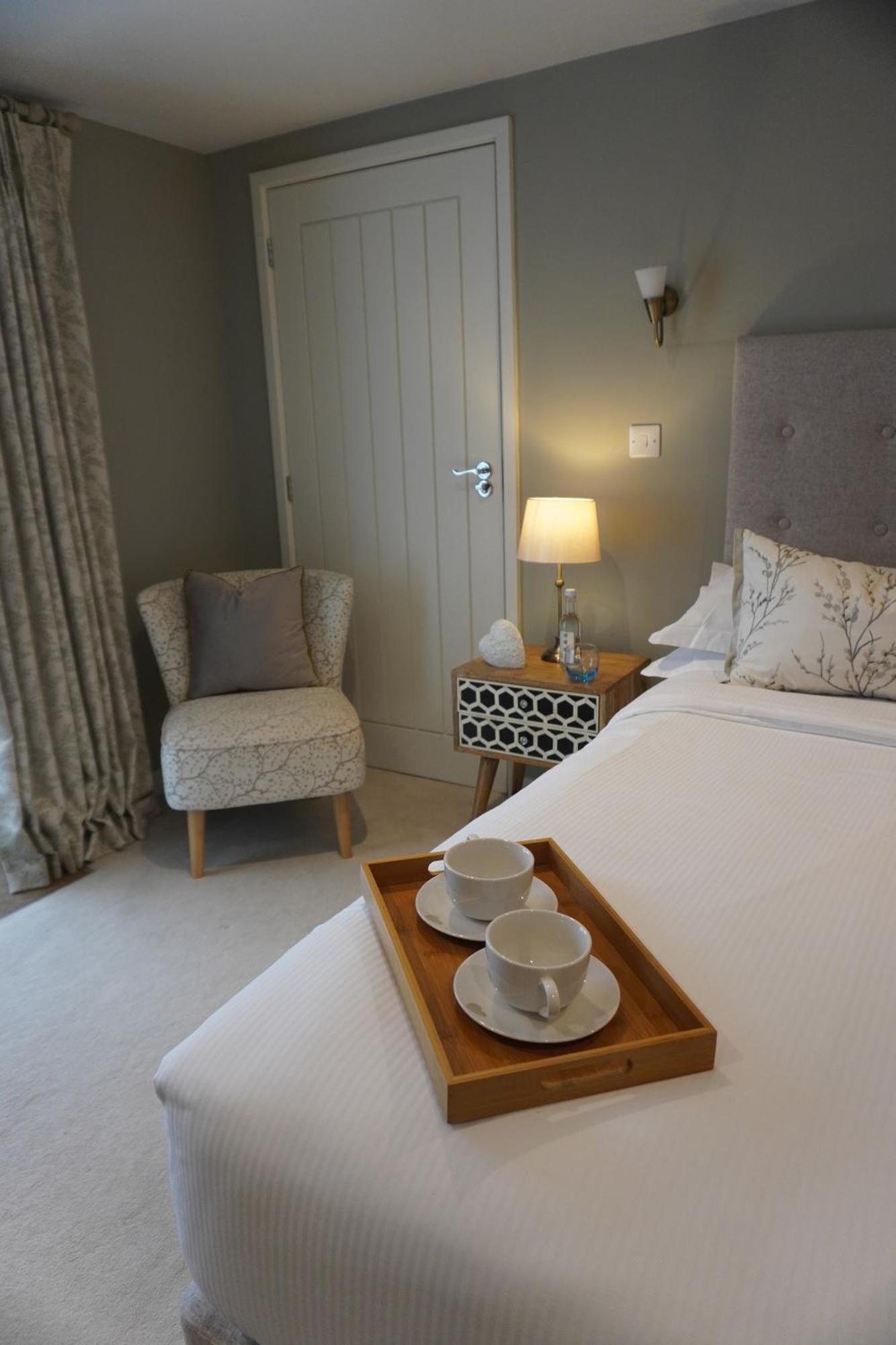 The Kings Head Hotel Whiteparish Екстериор снимка