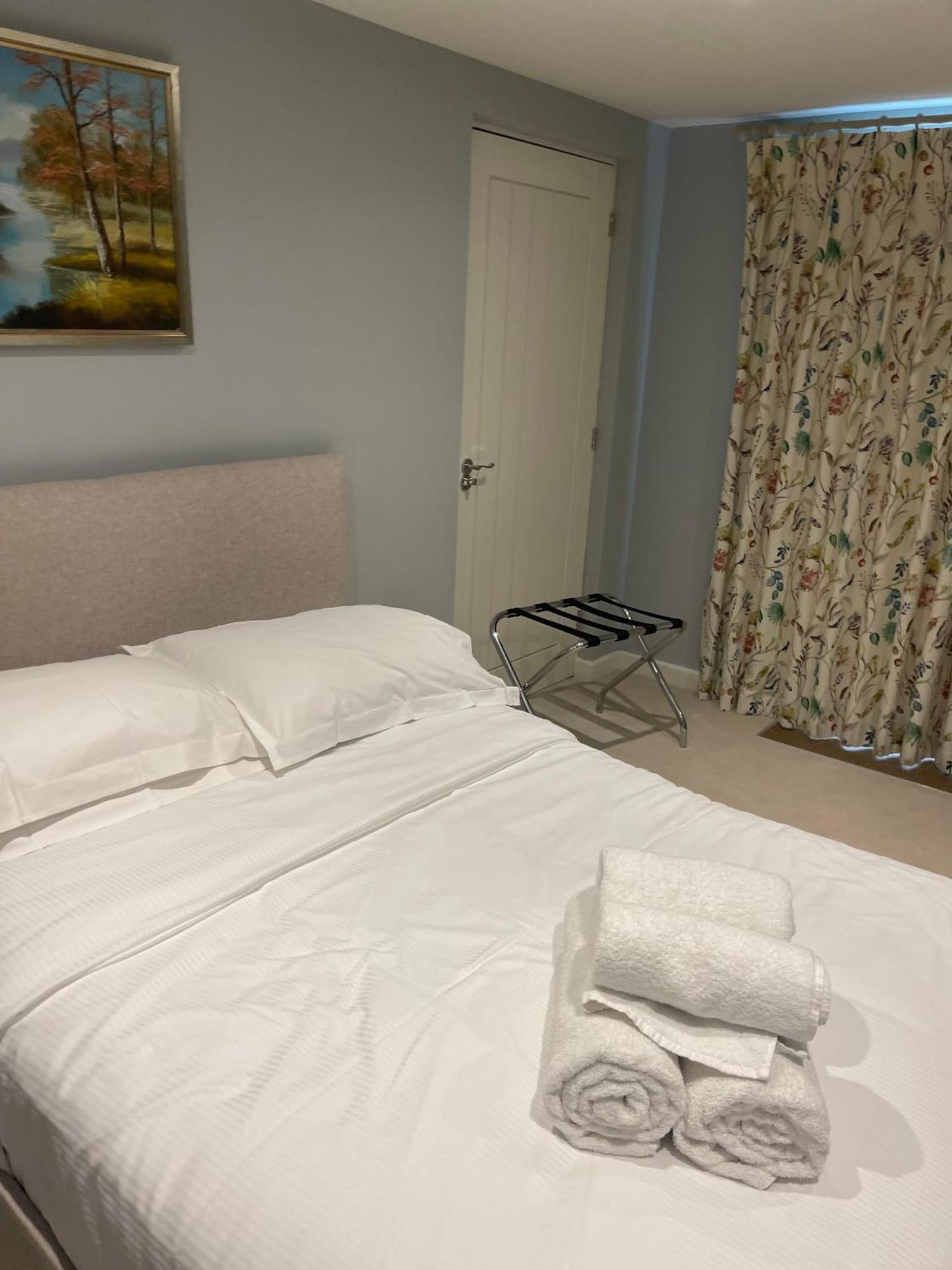 The Kings Head Hotel Whiteparish Екстериор снимка